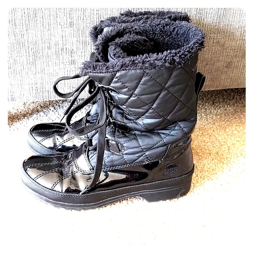 Totes Snow/water resistant boots lace up fur Black